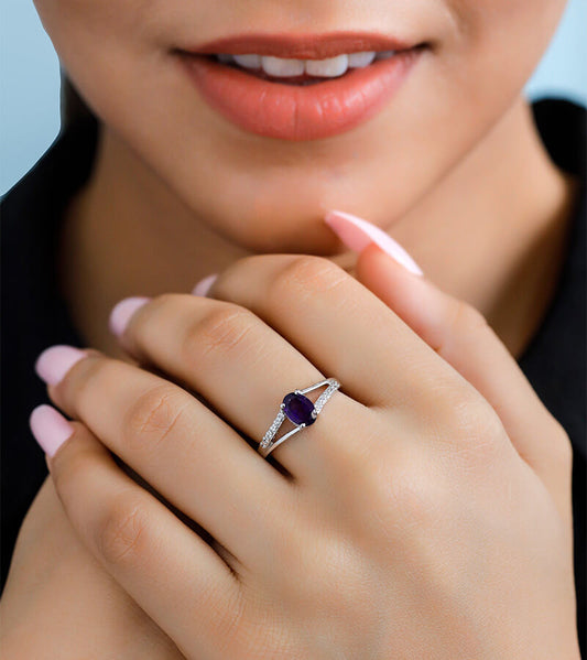 OVAL AMETHYST WITH ZIRCON RING 92.5 SILVER