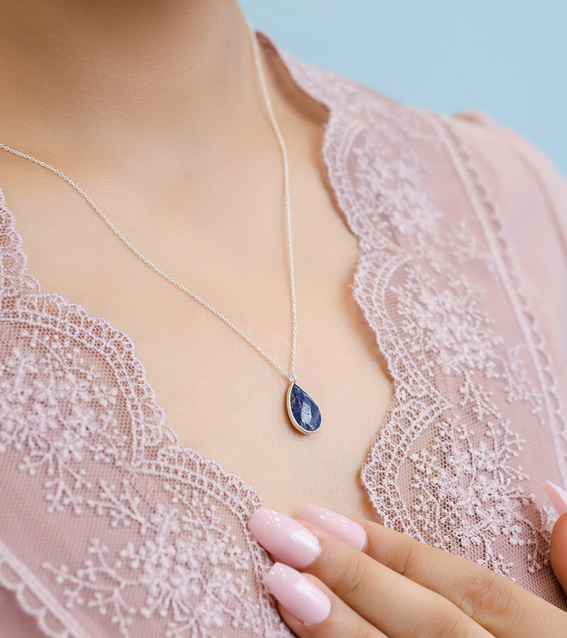 RAINDROP LAPIS PENDANT WITH LINK CHAIN 92.5 SILVER