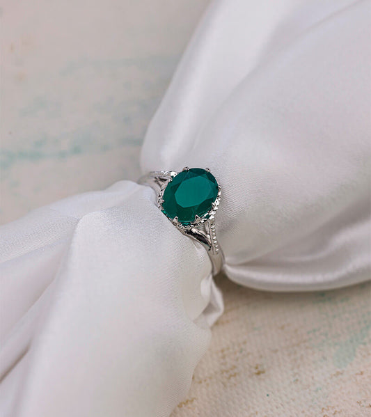 OVAL GREEN STONE MOUNTED RING 92.5 SILVER