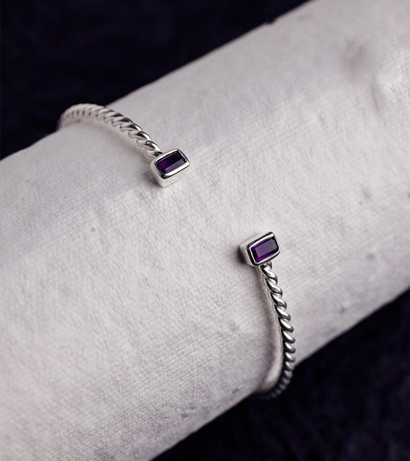 TWISTED WIRE BANGLE WITH AMETHYST STONE 92.5 SILVER