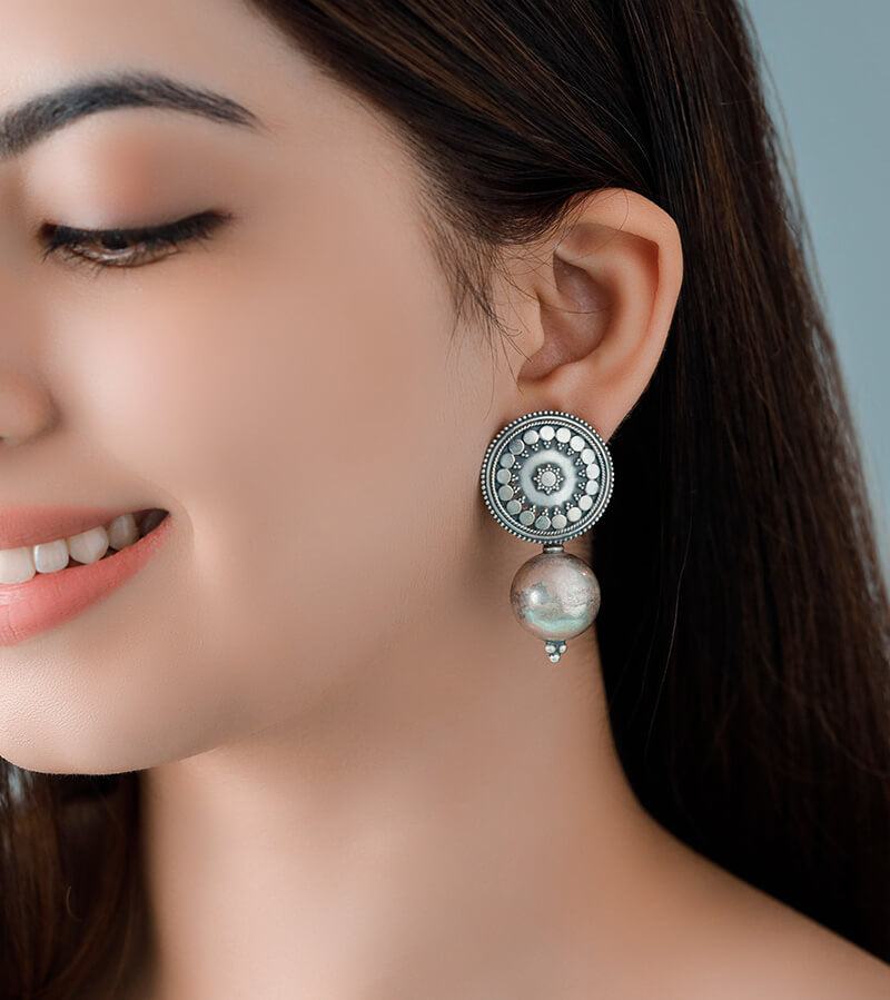 GAURI NANDI EARRING  92.5 SILVER